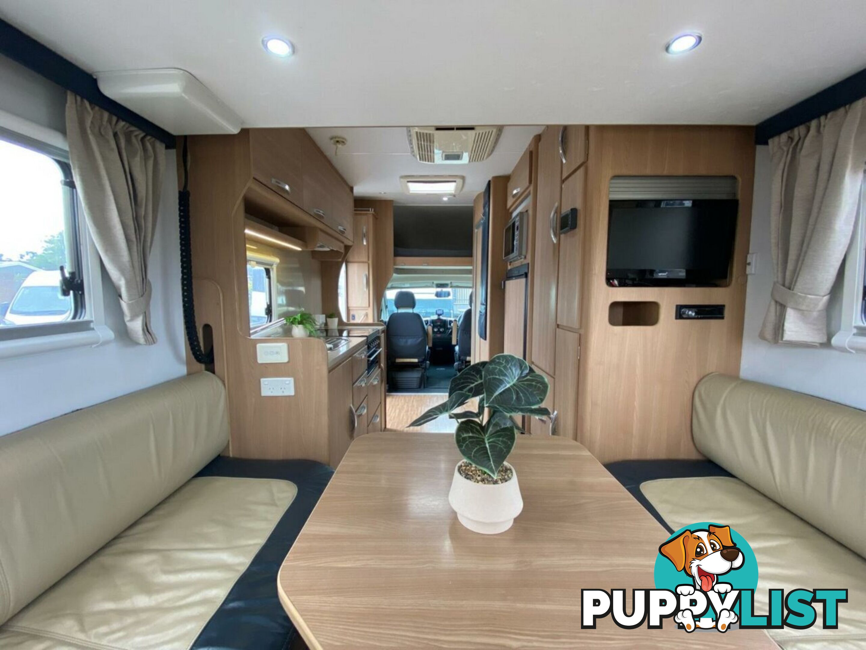2013 Jayco Caravans Conquest 23.4 Silver Motor Home