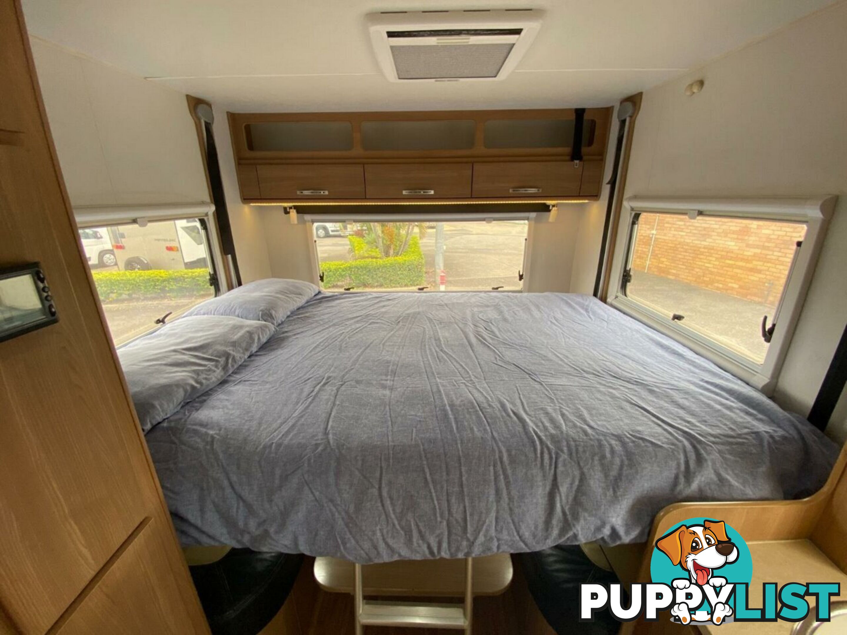 2013 Jayco Caravans Conquest 23.4 Silver Motor Home