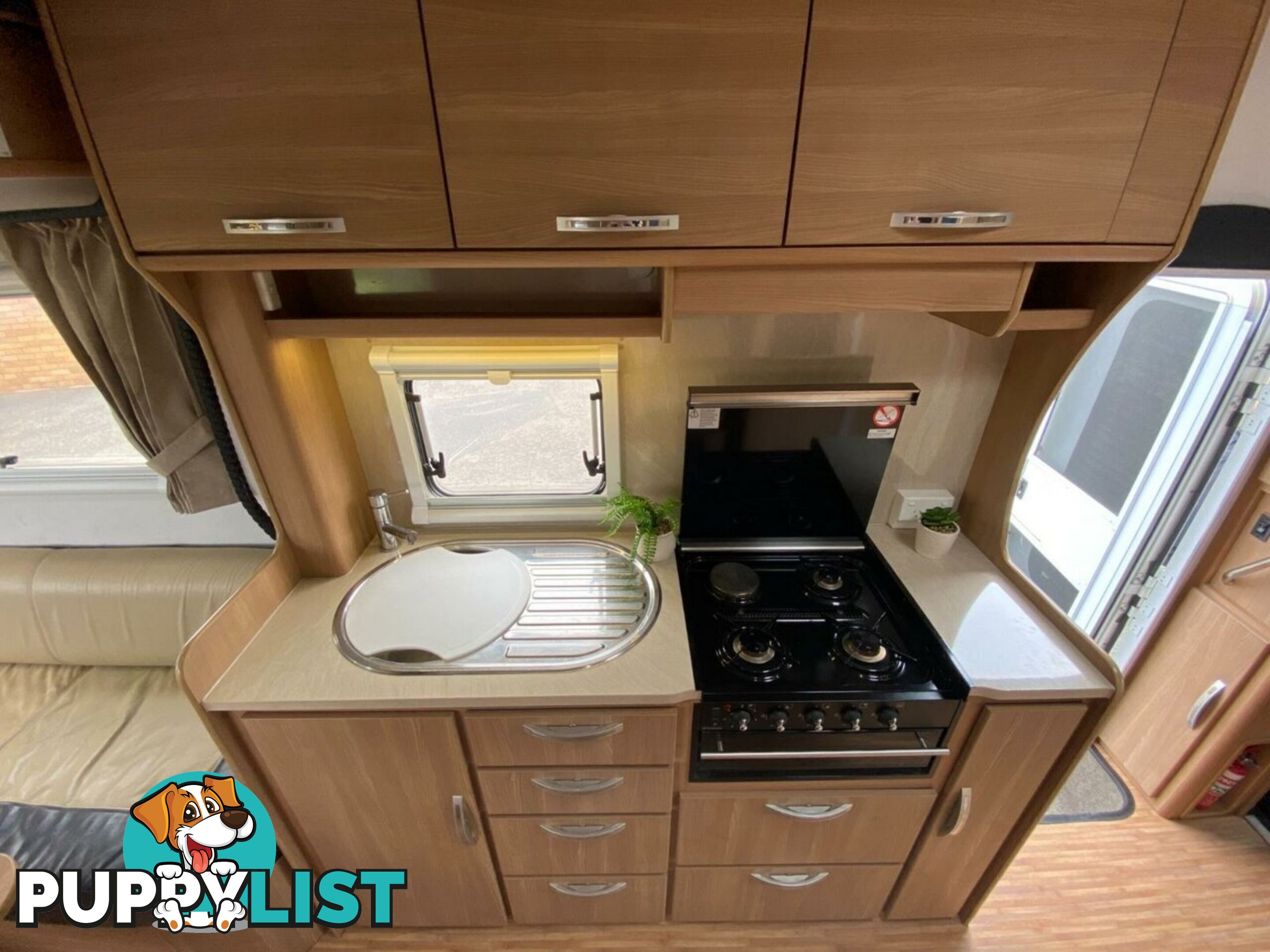 2013 Jayco Caravans Conquest 23.4 Silver Motor Home