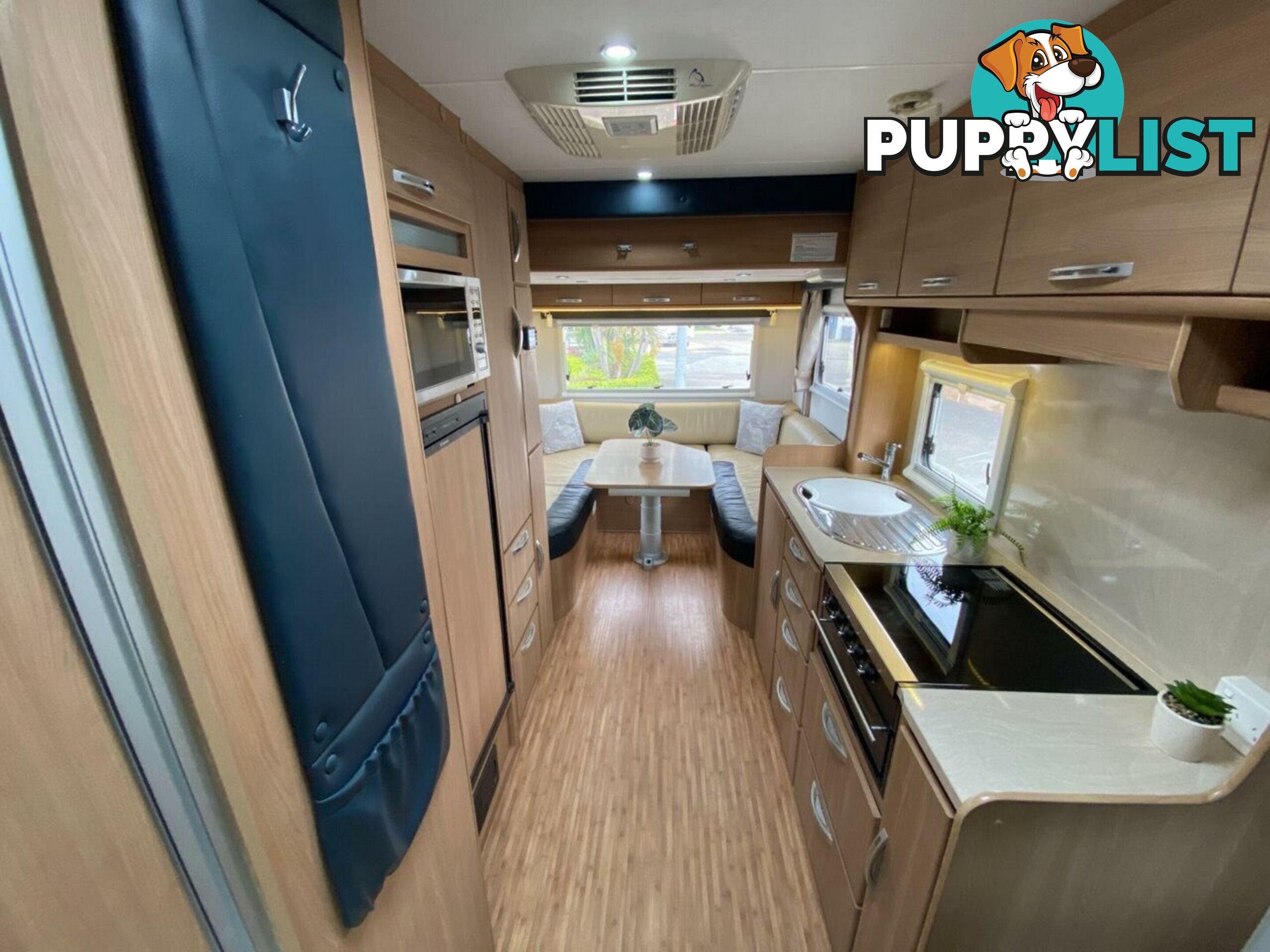 2013 Jayco Caravans Conquest 23.4 Silver Motor Home