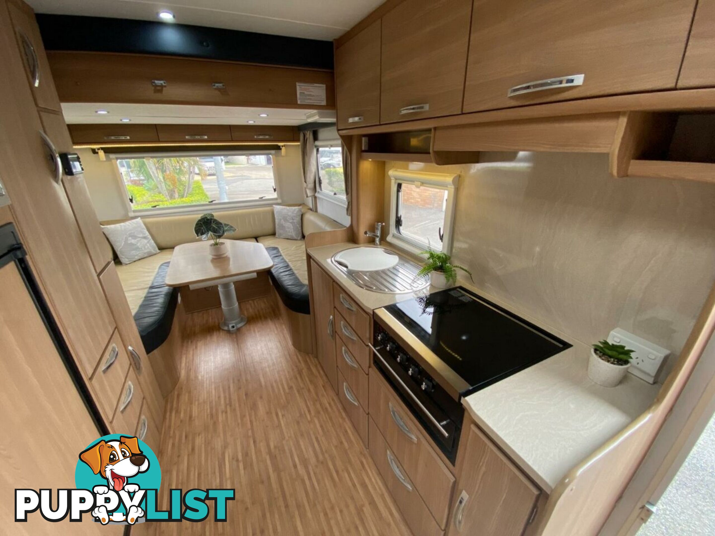 2013 Jayco Caravans Conquest 23.4 Silver Motor Home