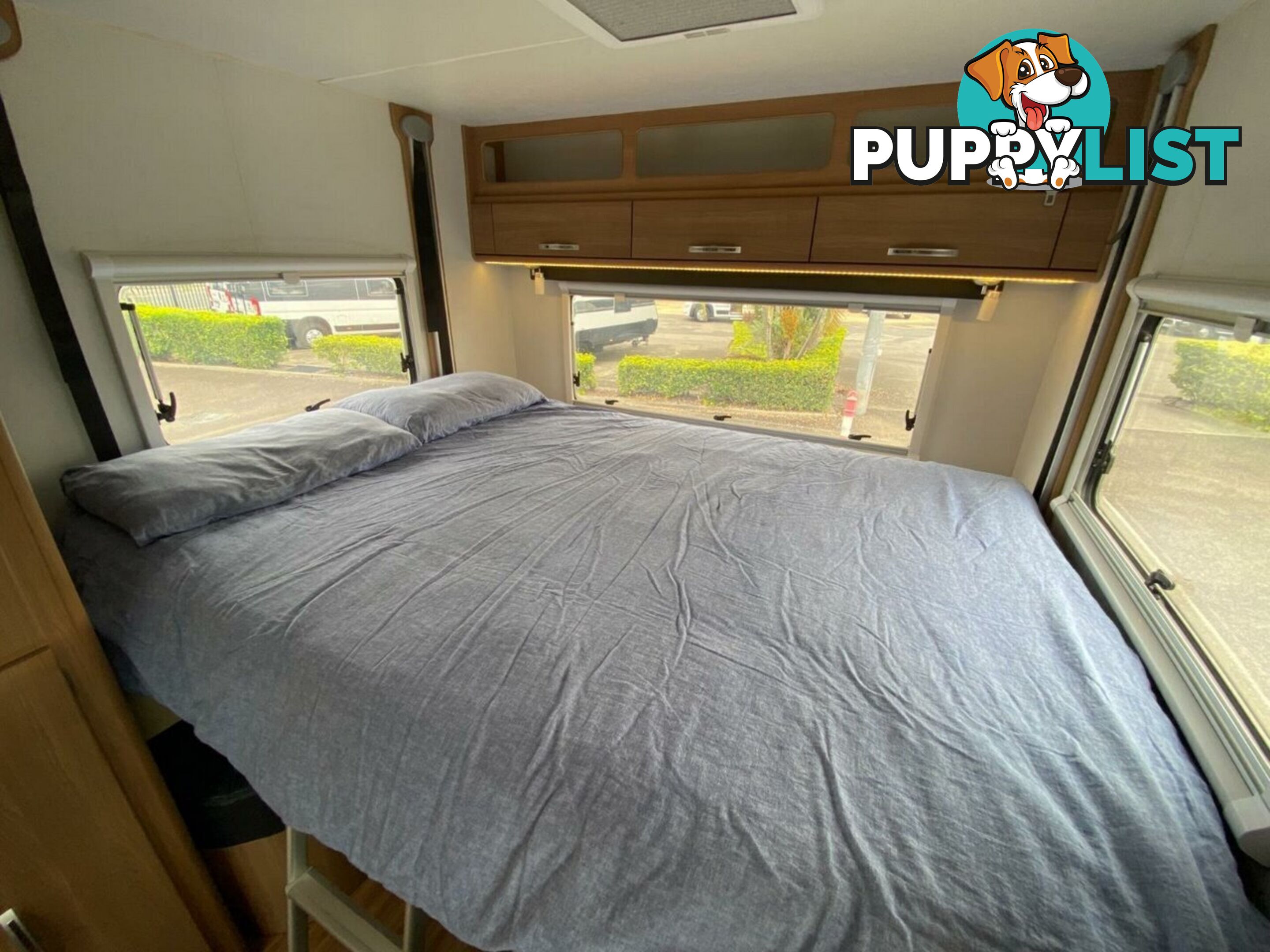2013 Jayco Caravans Conquest 23.4 Silver Motor Home