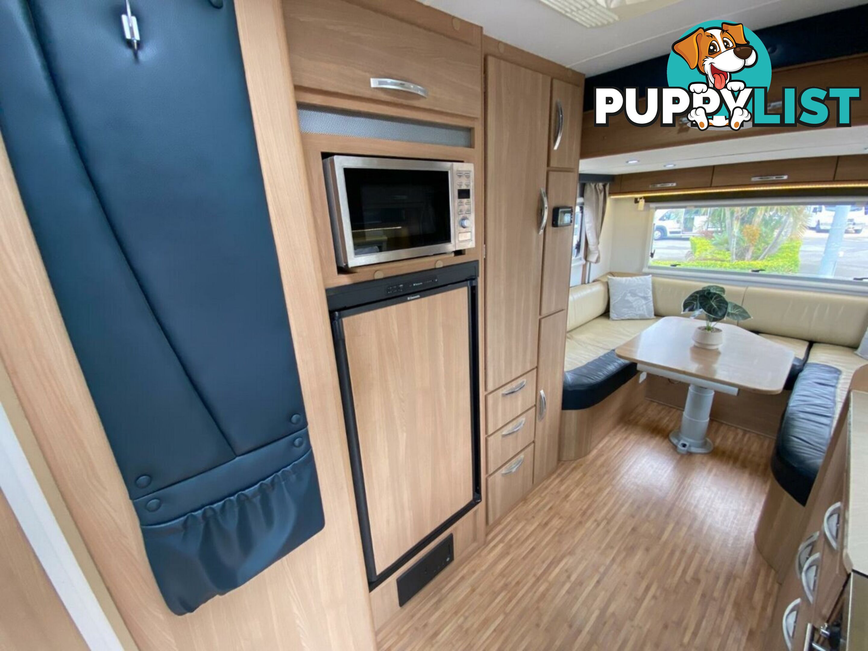 2013 Jayco Caravans Conquest 23.4 Silver Motor Home