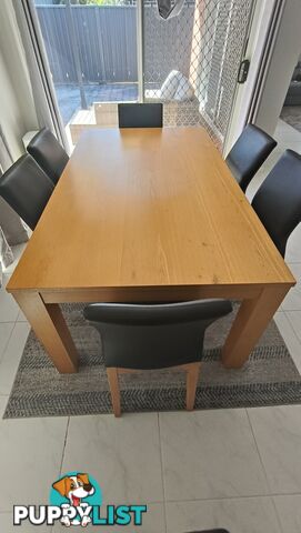 Hadley Dining table and chairs