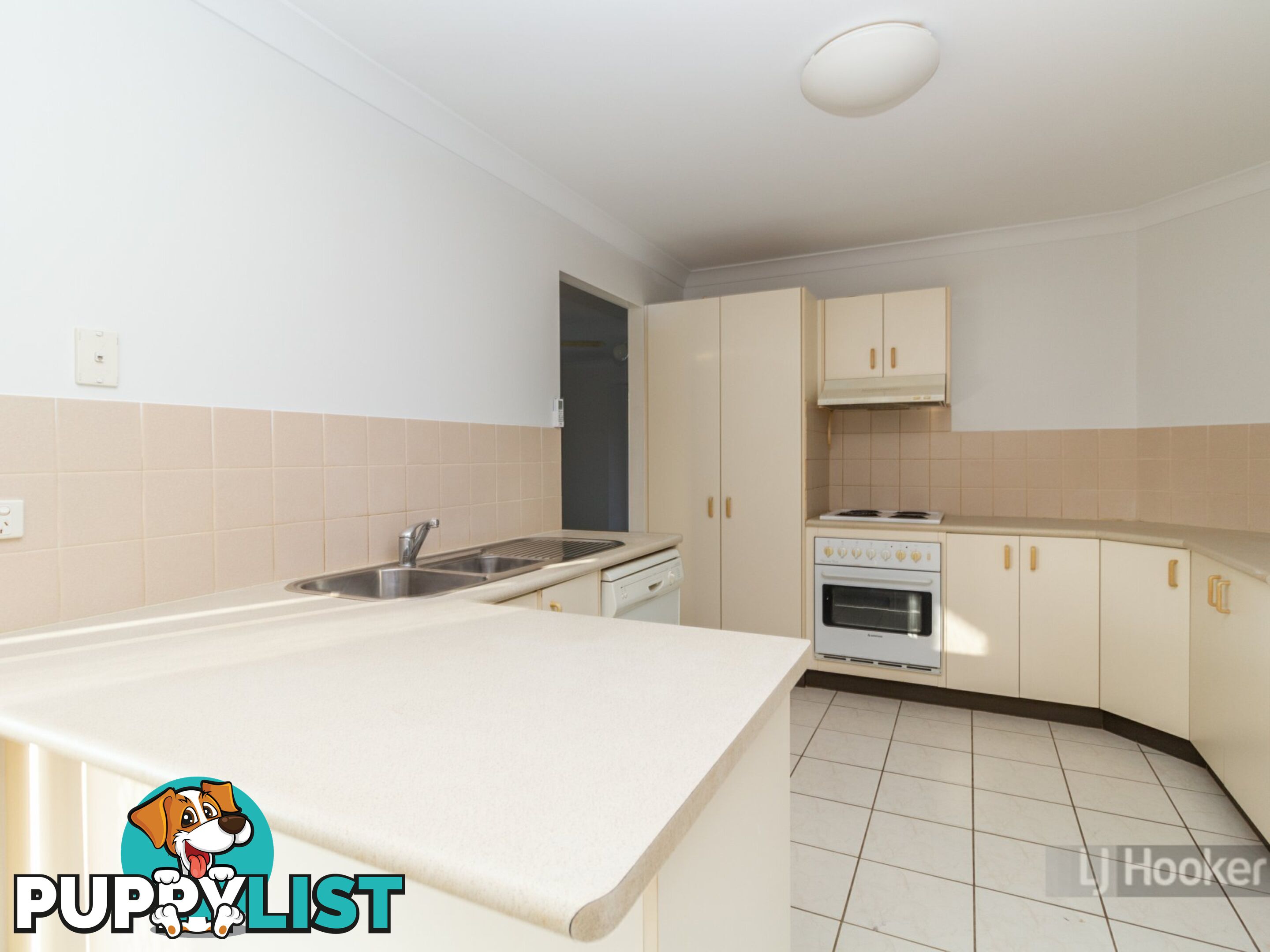 7 Learmonth Court HILLCREST QLD 4118