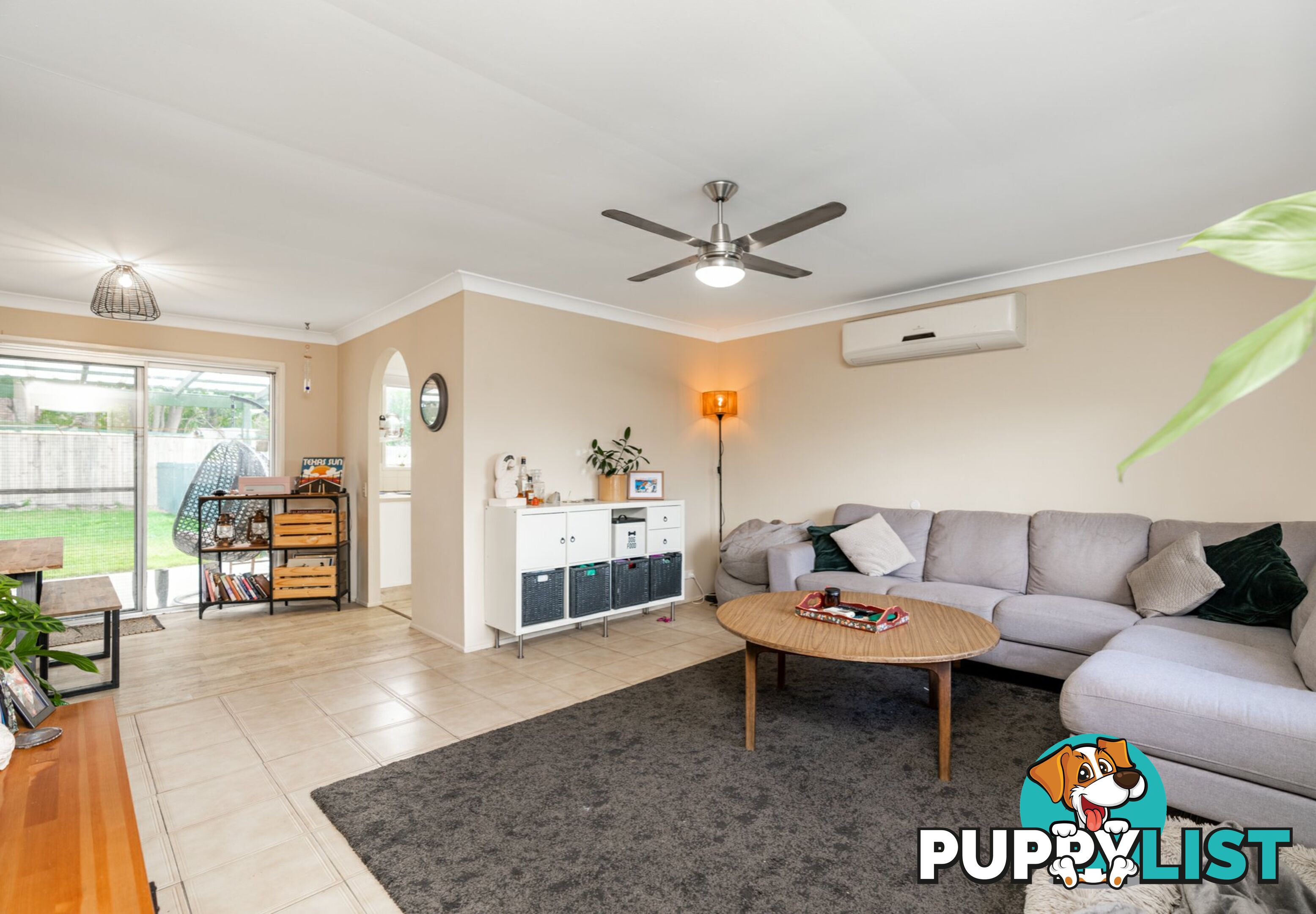 96 Waratah Drive CRESTMEAD QLD 4132