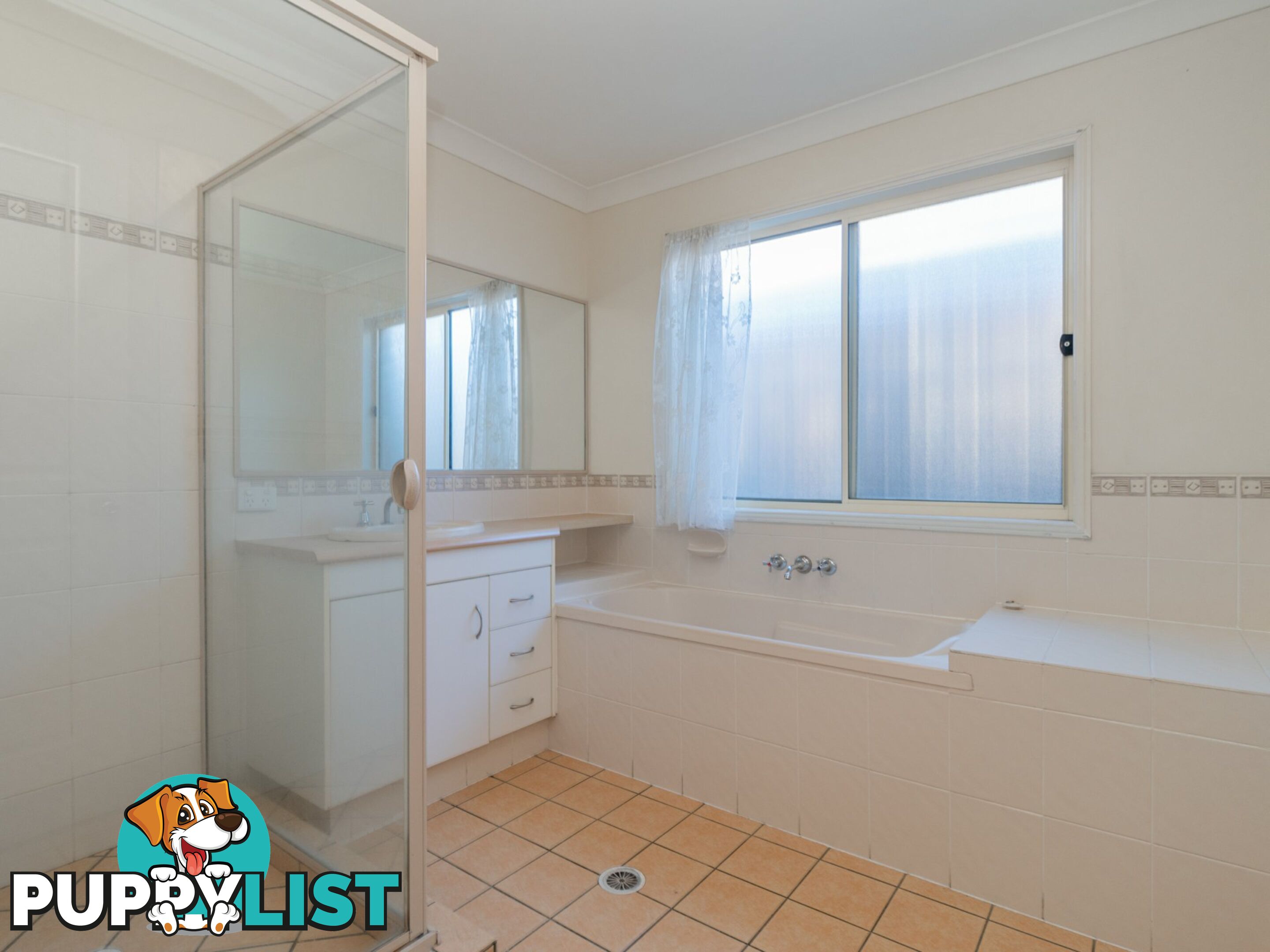 4 Crenton Court HERITAGE PARK QLD 4118