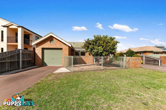 1/64 Roadknight Street LAKES ENTRANCE VIC 3909