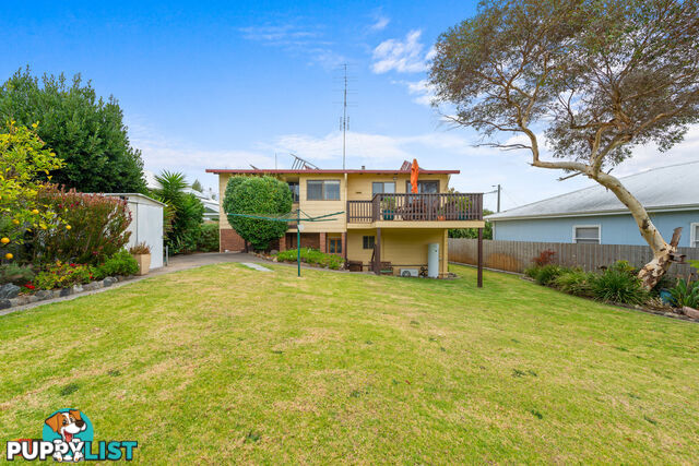 6 Tanjil Grove LAKES ENTRANCE VIC 3909