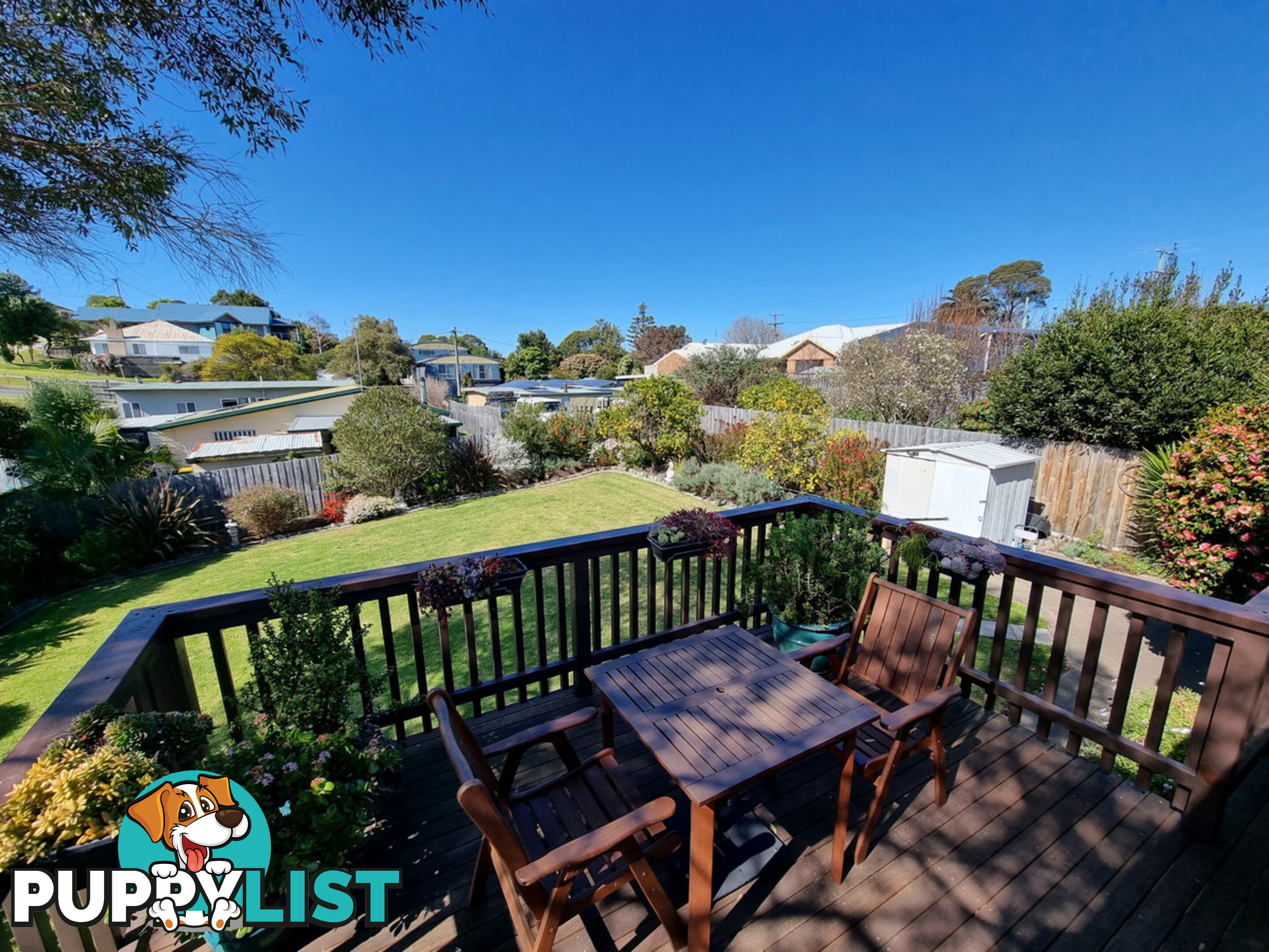 6 Tanjil Grove LAKES ENTRANCE VIC 3909