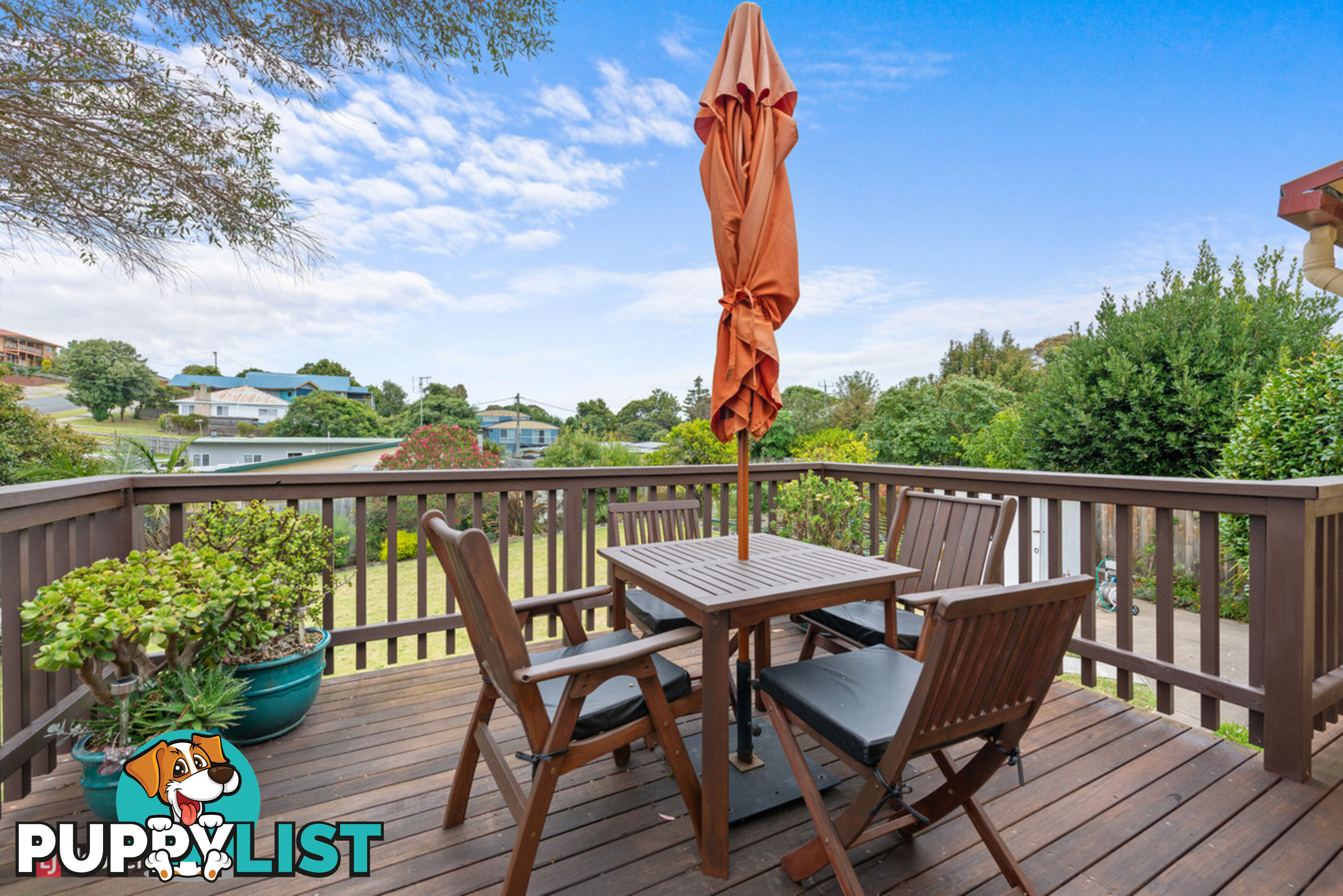 6 Tanjil Grove LAKES ENTRANCE VIC 3909