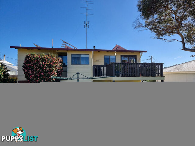 6 Tanjil Grove LAKES ENTRANCE VIC 3909