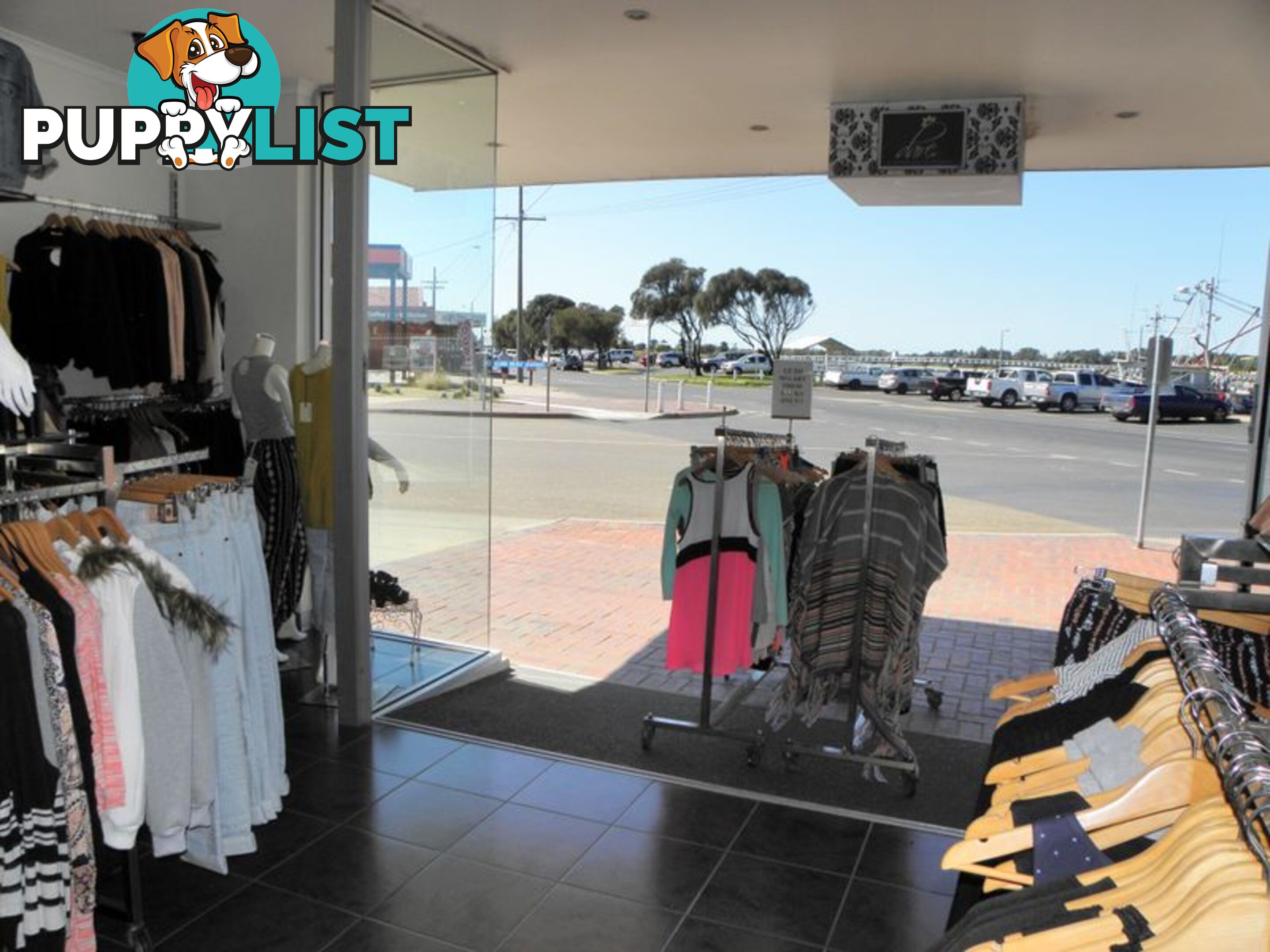 1 Carpenter Street LAKES ENTRANCE VIC 3909