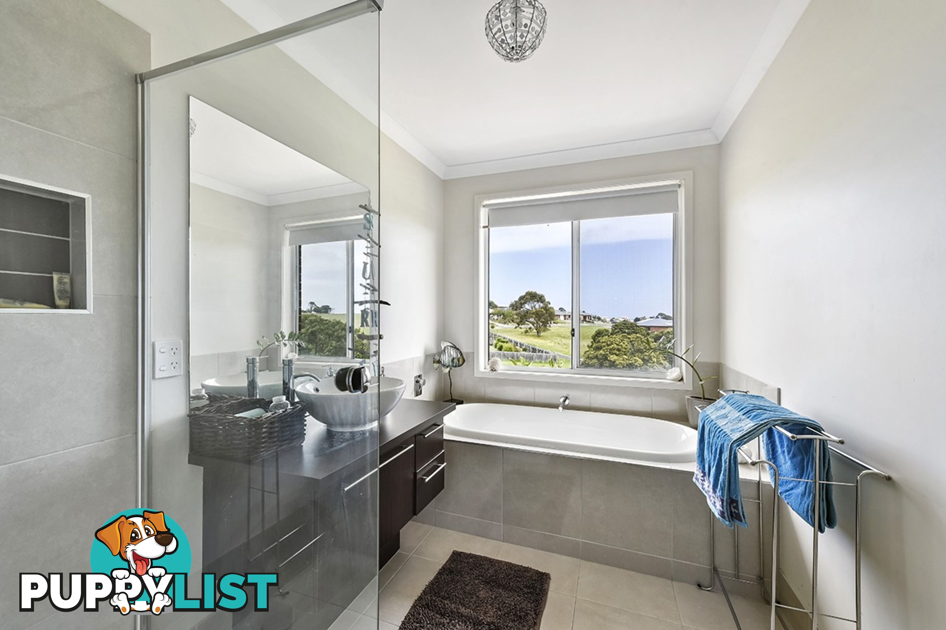 34 Norman Court LAKES ENTRANCE VIC 3909