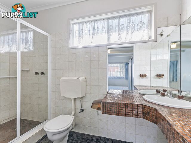 16 Lambert Street LAKES ENTRANCE VIC 3909