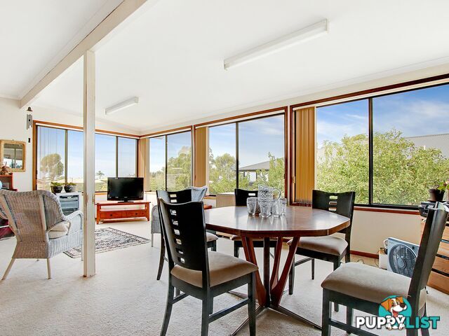 22 Periwinkle Drive LAKES ENTRANCE VIC 3909