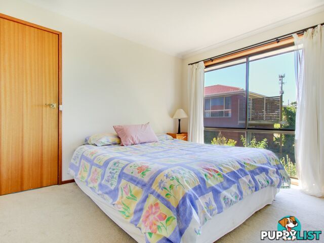 22 Periwinkle Drive LAKES ENTRANCE VIC 3909