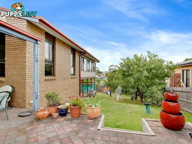 22 Periwinkle Drive LAKES ENTRANCE VIC 3909