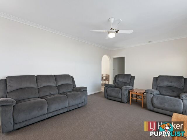 6 Macrae Court LAKES ENTRANCE VIC 3909