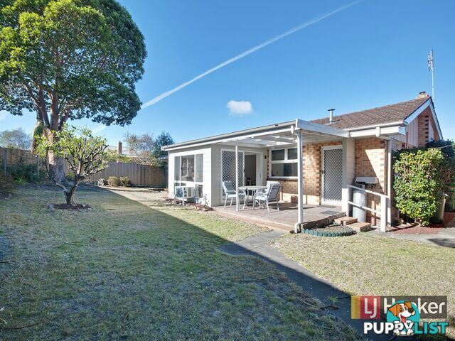 6 Macrae Court LAKES ENTRANCE VIC 3909