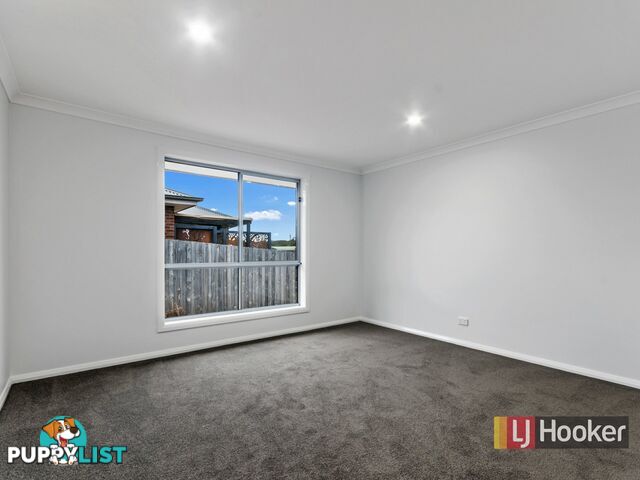 13 Lawson Drive LAKES ENTRANCE VIC 3909