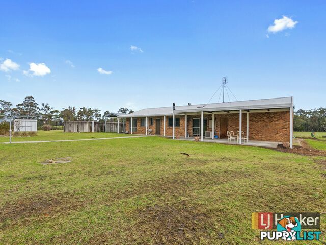 24 Thoms Road WAIREWA VIC 3887