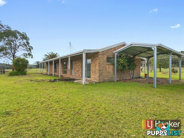 24 Thoms Road WAIREWA VIC 3887