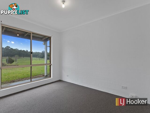 24 Thoms Road WAIREWA VIC 3887