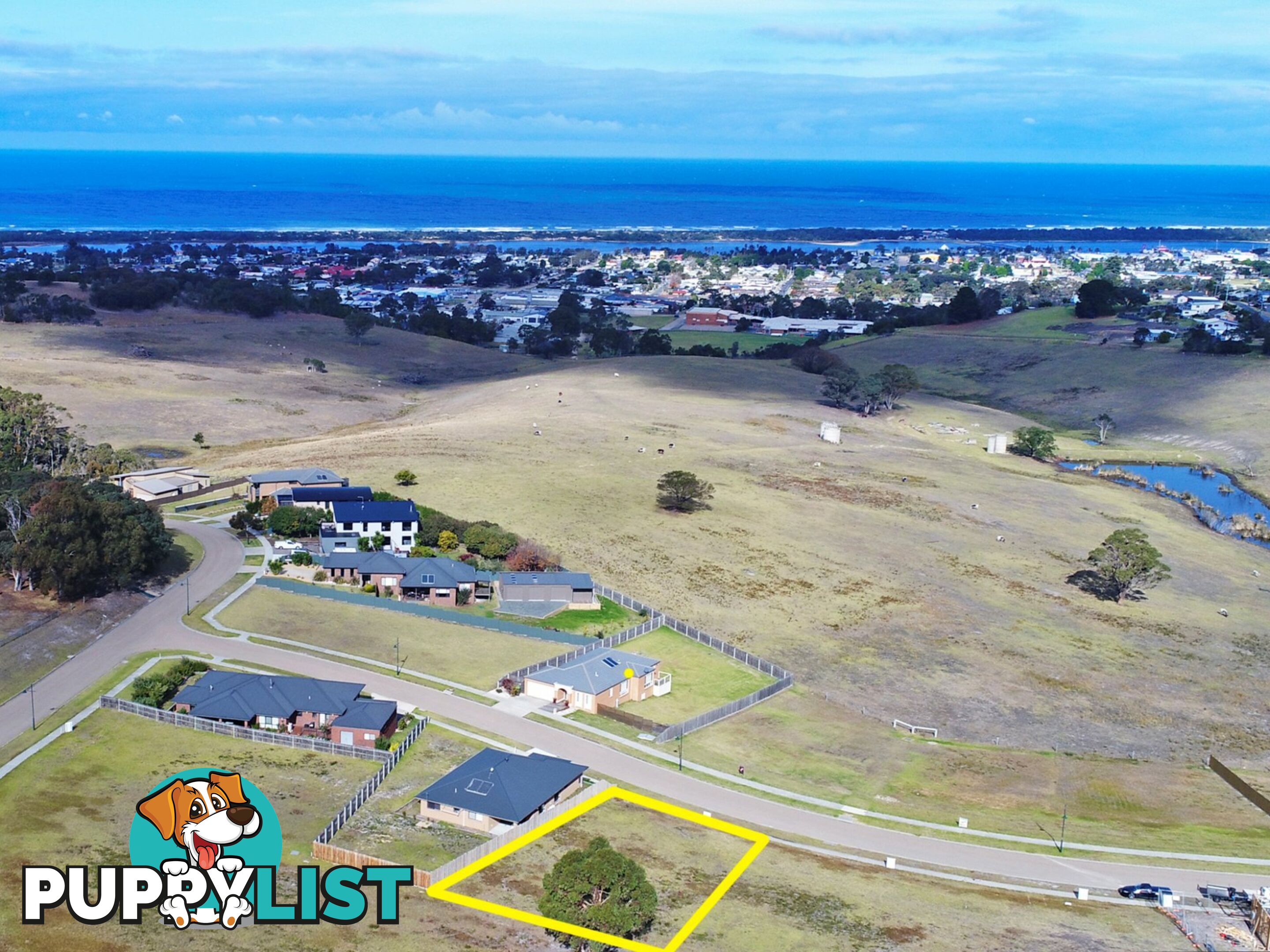 20 Riviera Court LAKES ENTRANCE VIC 3909