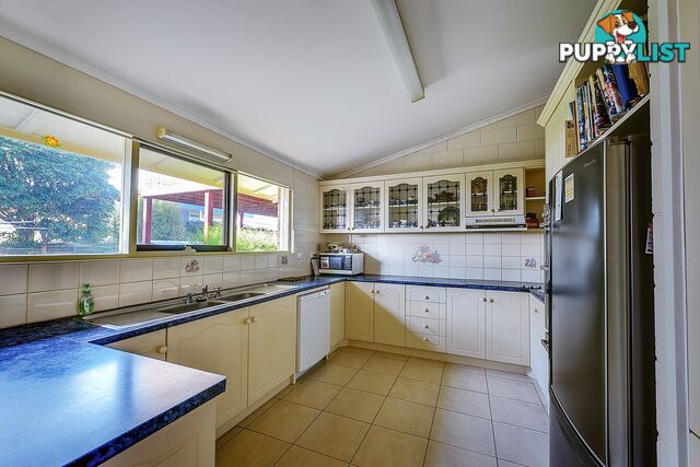 25 Hillcrest Way LAKE TYERS BEACH VIC 3909