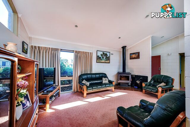 25 Hillcrest Way LAKE TYERS BEACH VIC 3909