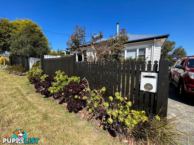 17 Mist Street LAKES ENTRANCE VIC 3909