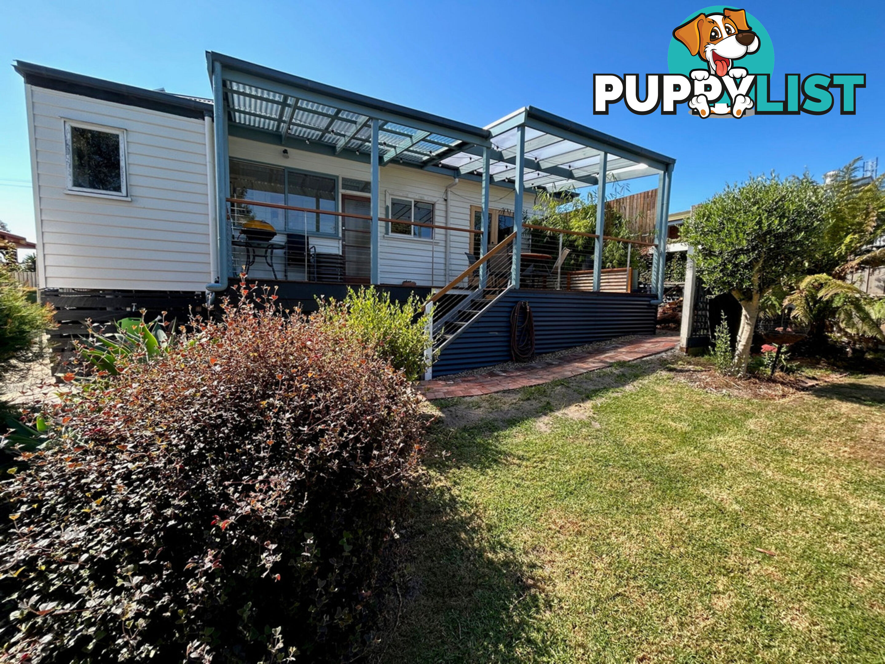 17 Mist Street LAKES ENTRANCE VIC 3909