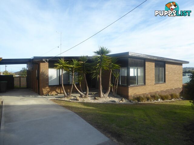 13 O'Neills Road LAKES ENTRANCE VIC 3909