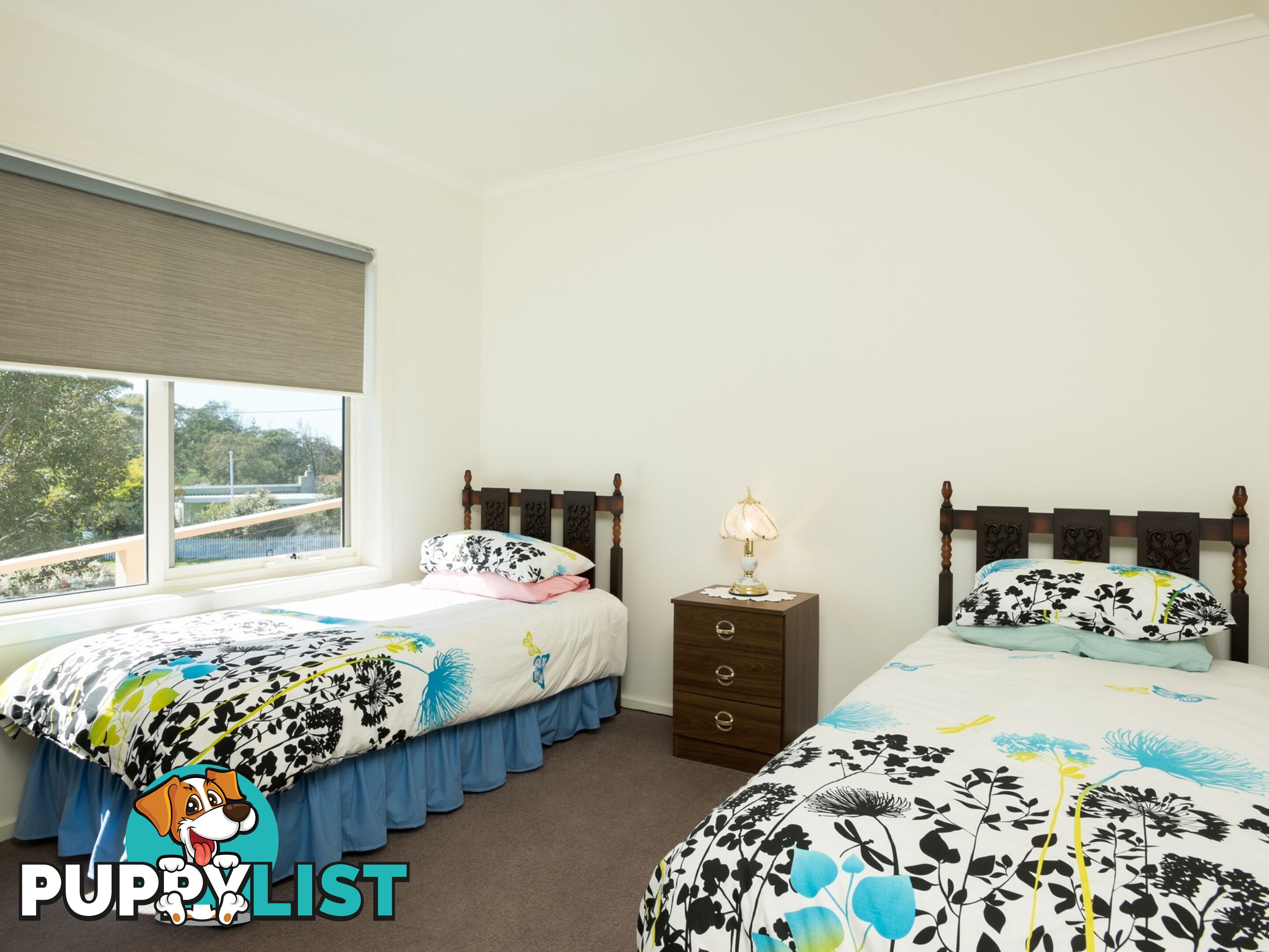 16 New Street LAKES ENTRANCE VIC 3909