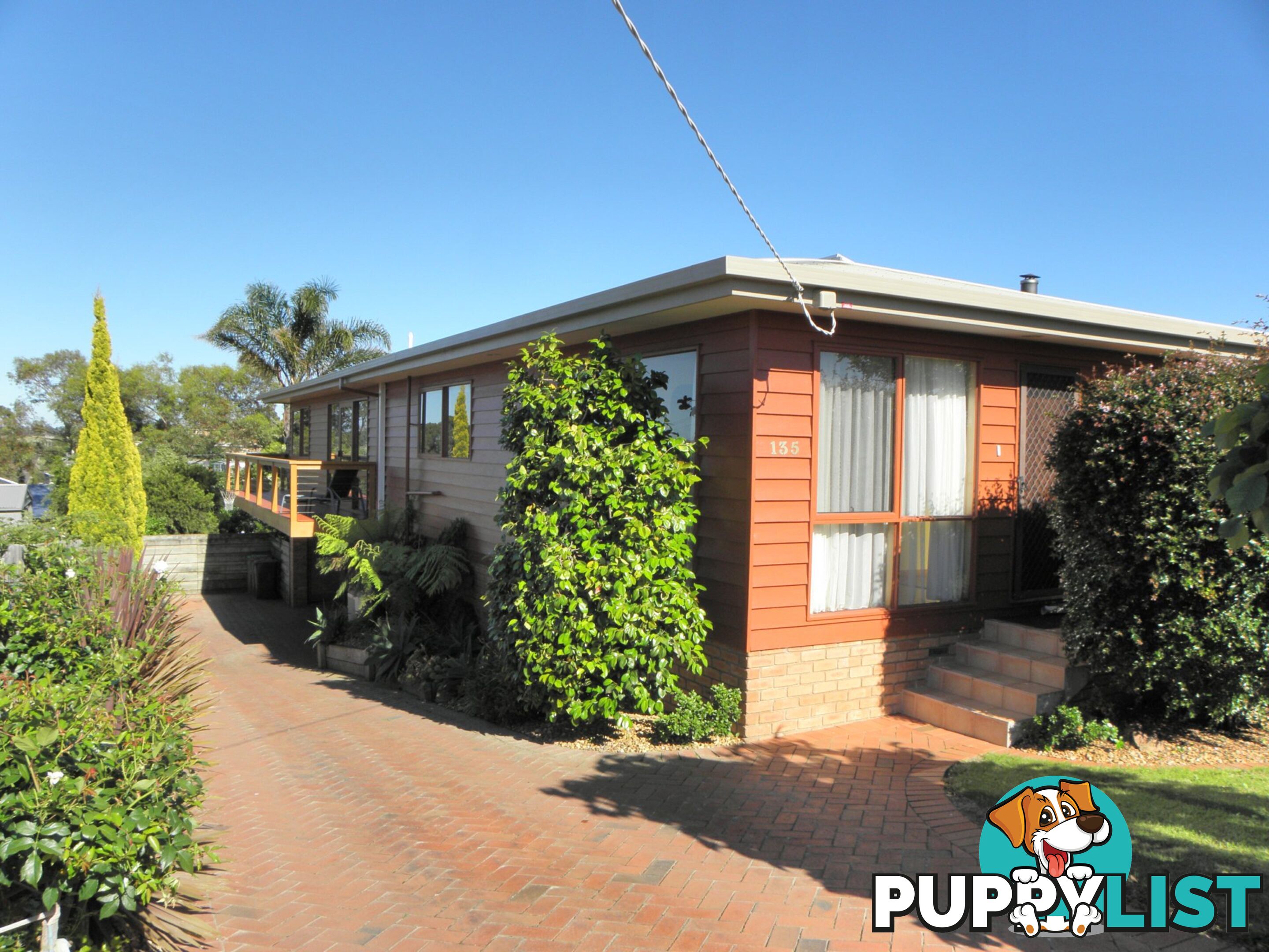 135 Myer Street LAKES ENTRANCE VIC 3909