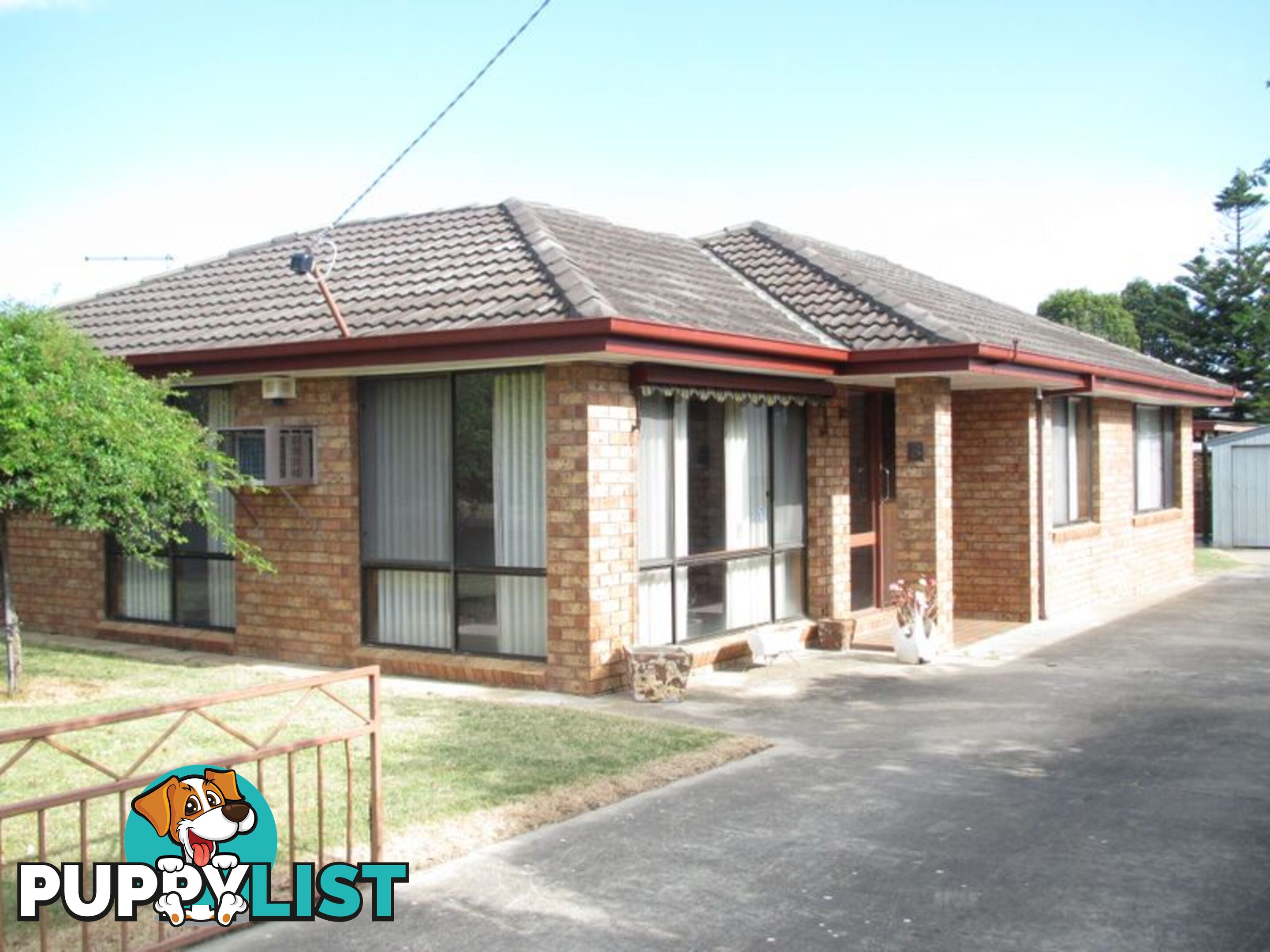 8 Jefferson Avenue LAKES ENTRANCE VIC 3909