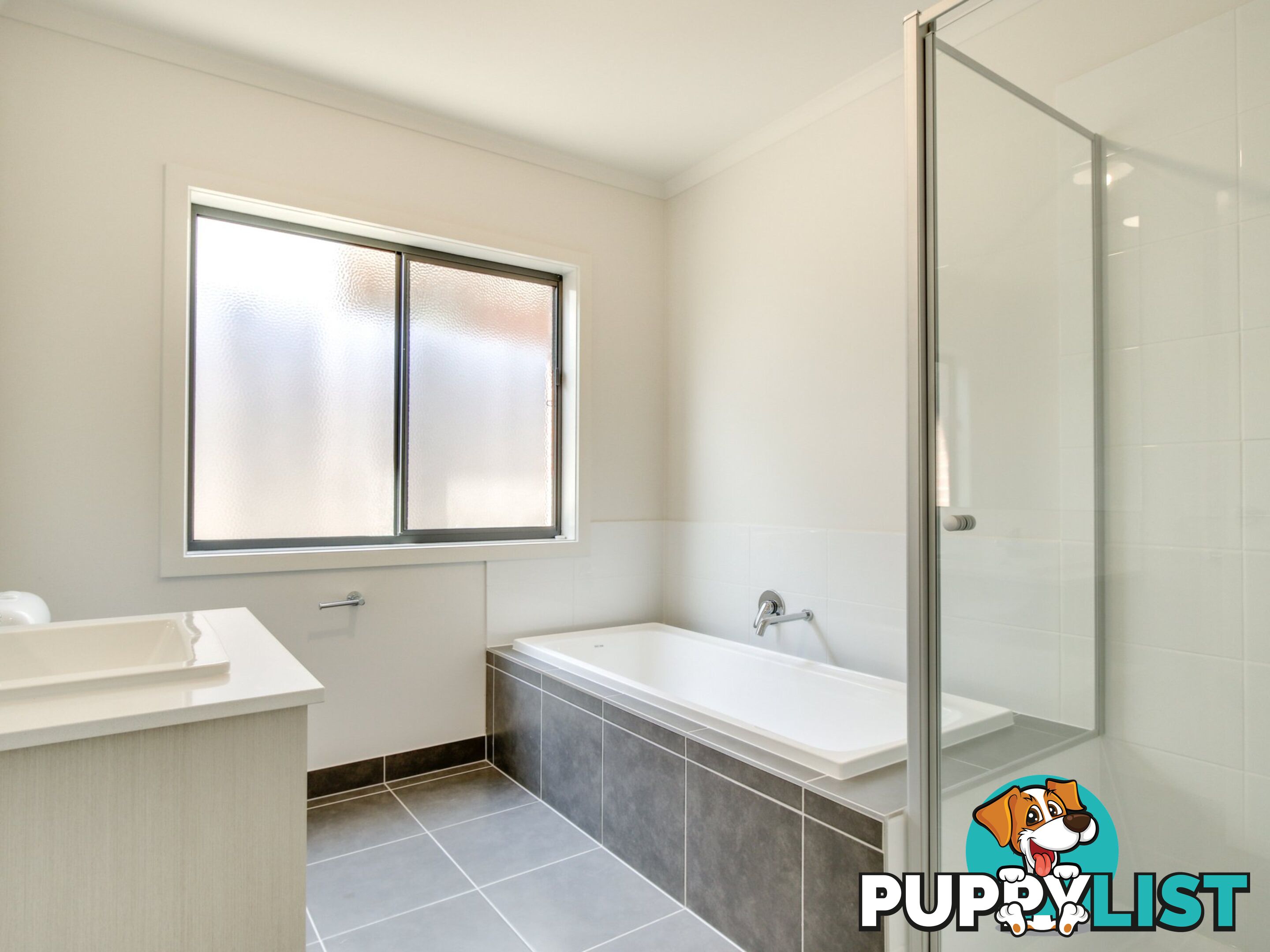 11 Ewing Court LAKES ENTRANCE VIC 3909