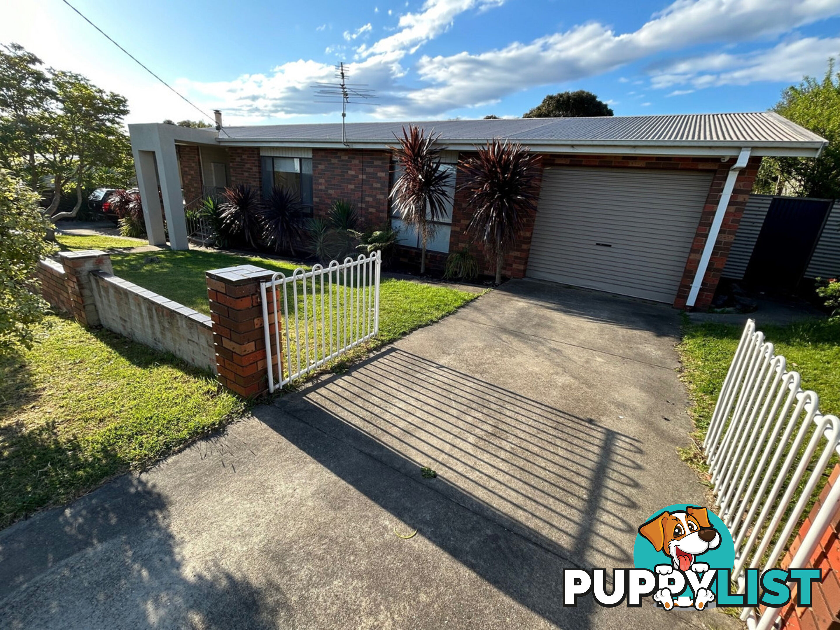 16 Mist Street LAKES ENTRANCE VIC 3909