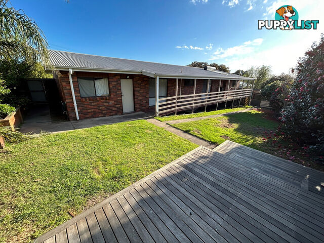 16 Mist Street LAKES ENTRANCE VIC 3909