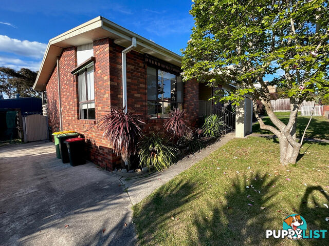 16 Mist Street LAKES ENTRANCE VIC 3909