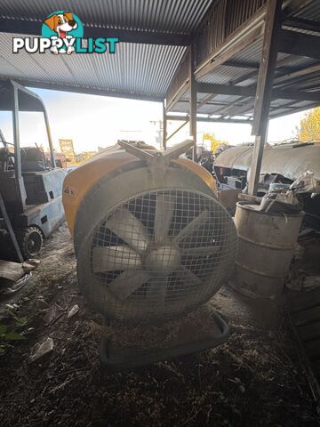 2000Lt Tornado Air blast orchard sprayer