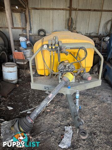 2000Lt Tornado Air blast orchard sprayer