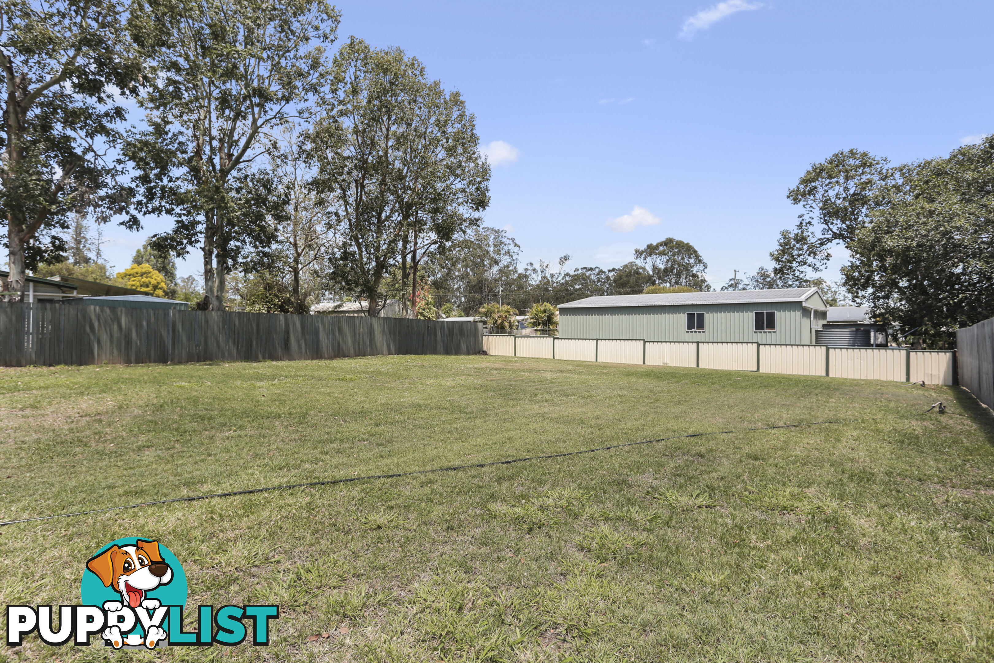 8 MACAULAY STREET FERNVALE QLD 4306