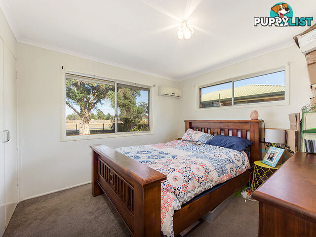 33 Bell St WALLOON QLD 4306