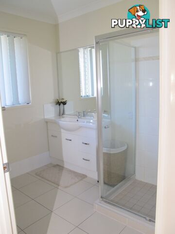 17 Iris Court YAMANTO QLD 4305