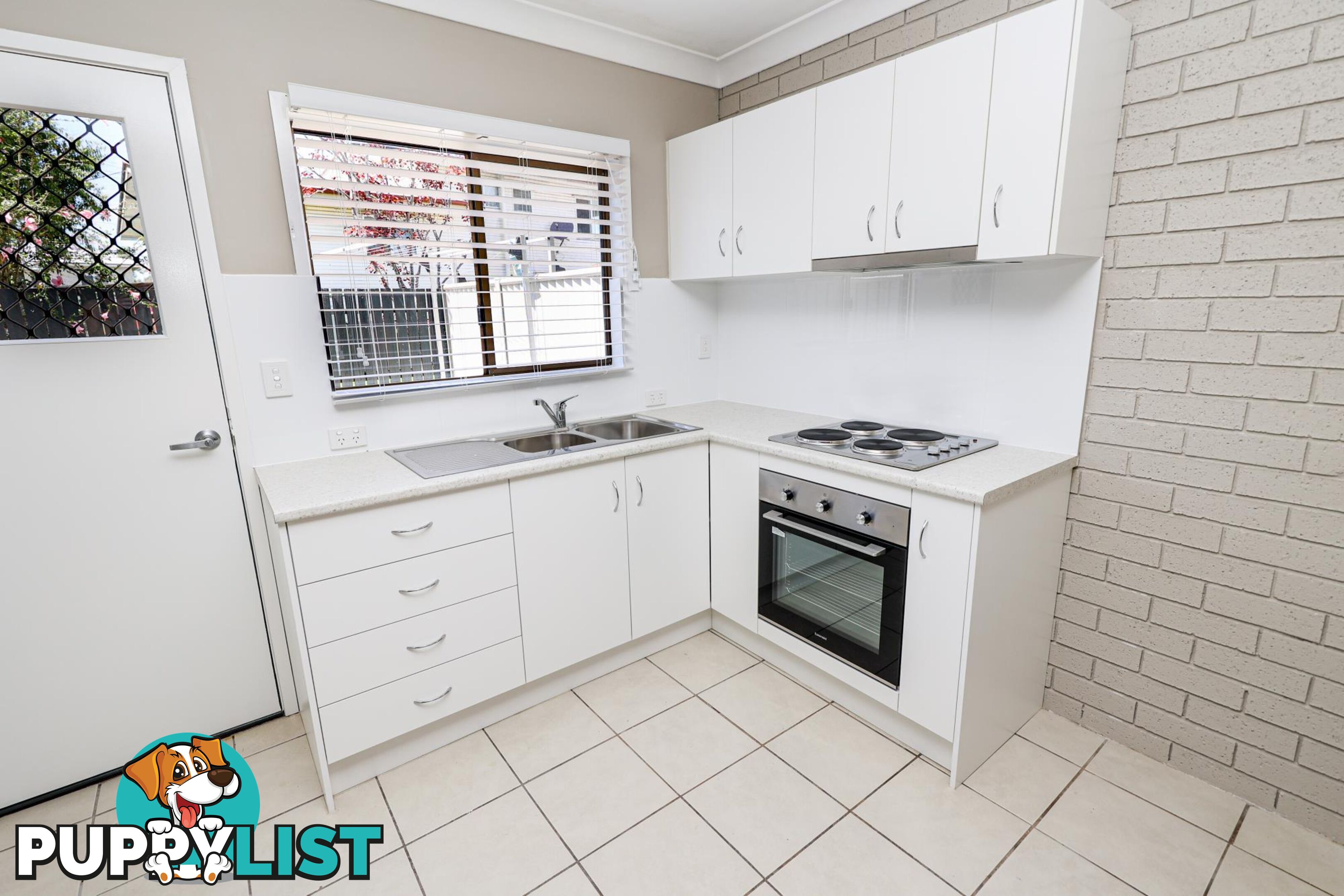 10 Bergins Hill Road BUNDAMBA QLD 4304