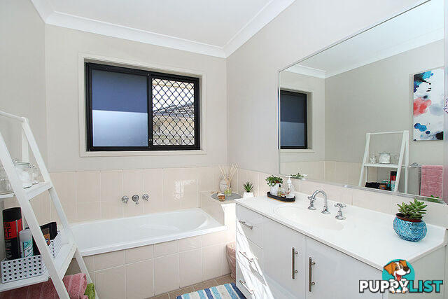 96 Reif St FLINDERS VIEW QLD 4305