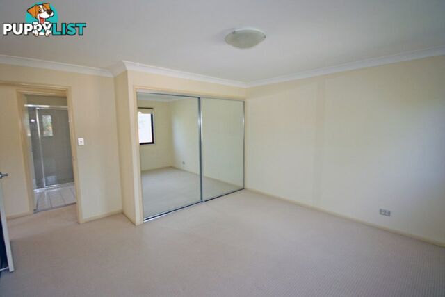 12 Mizen Place HOLLAND PARK WEST QLD 4121