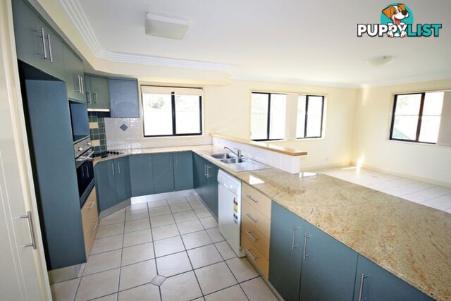 12 Mizen Place HOLLAND PARK WEST QLD 4121